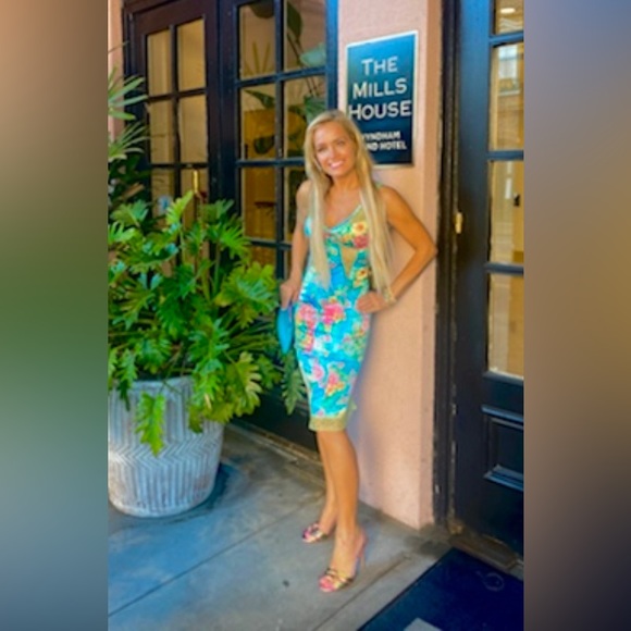 Meet your Posher, Anne - Picture 6 of 8